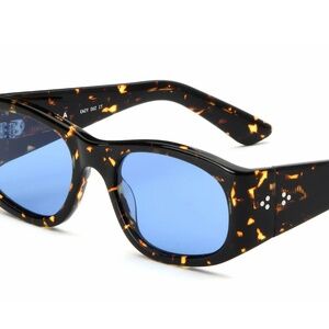 AKILA EAZY Sunglasses Brand New With Original Case